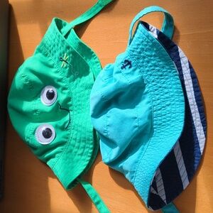 2 bucket hats 6-18m